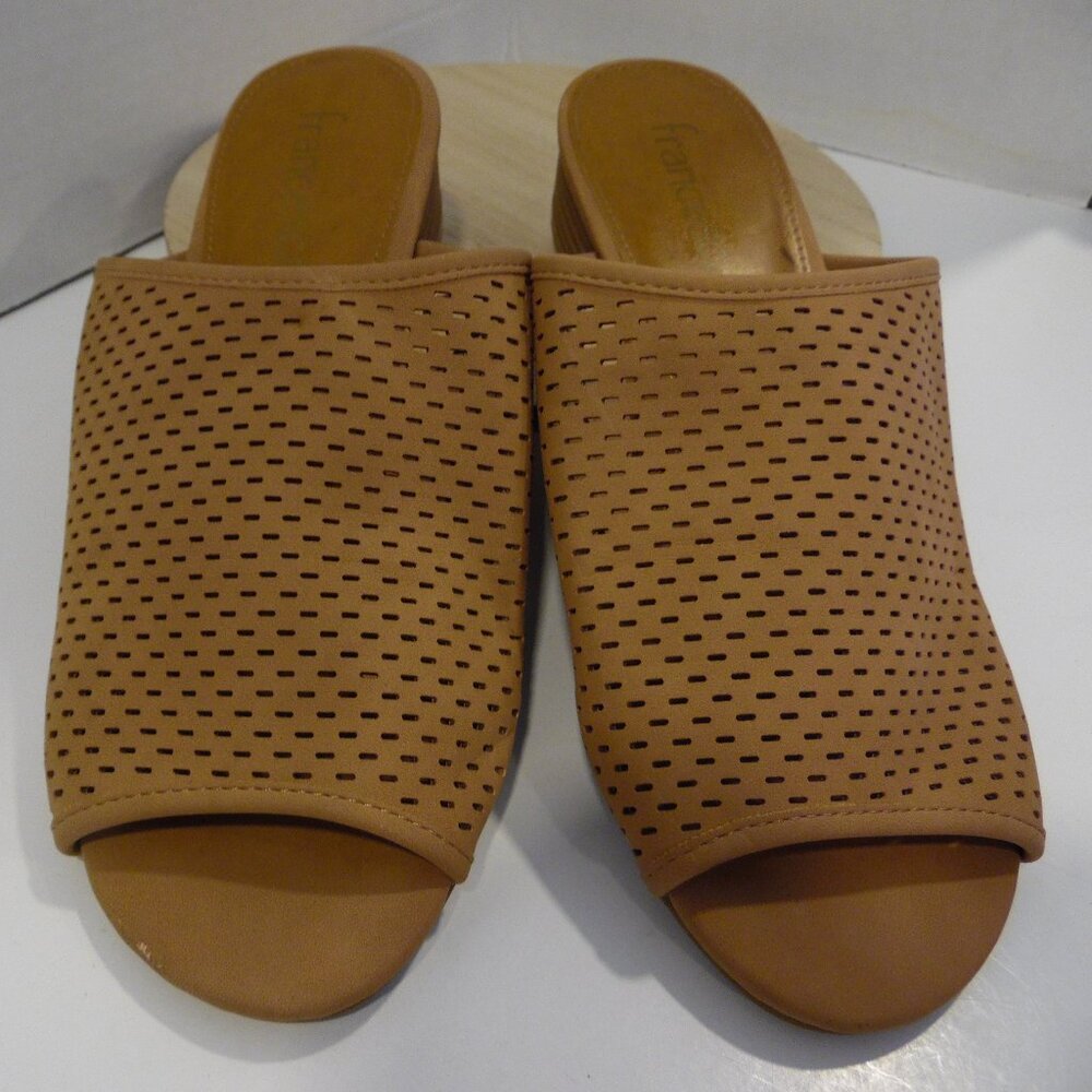 Francesca's Collection Cache Laser cut Mule Slides in tan color  Women's Size 7